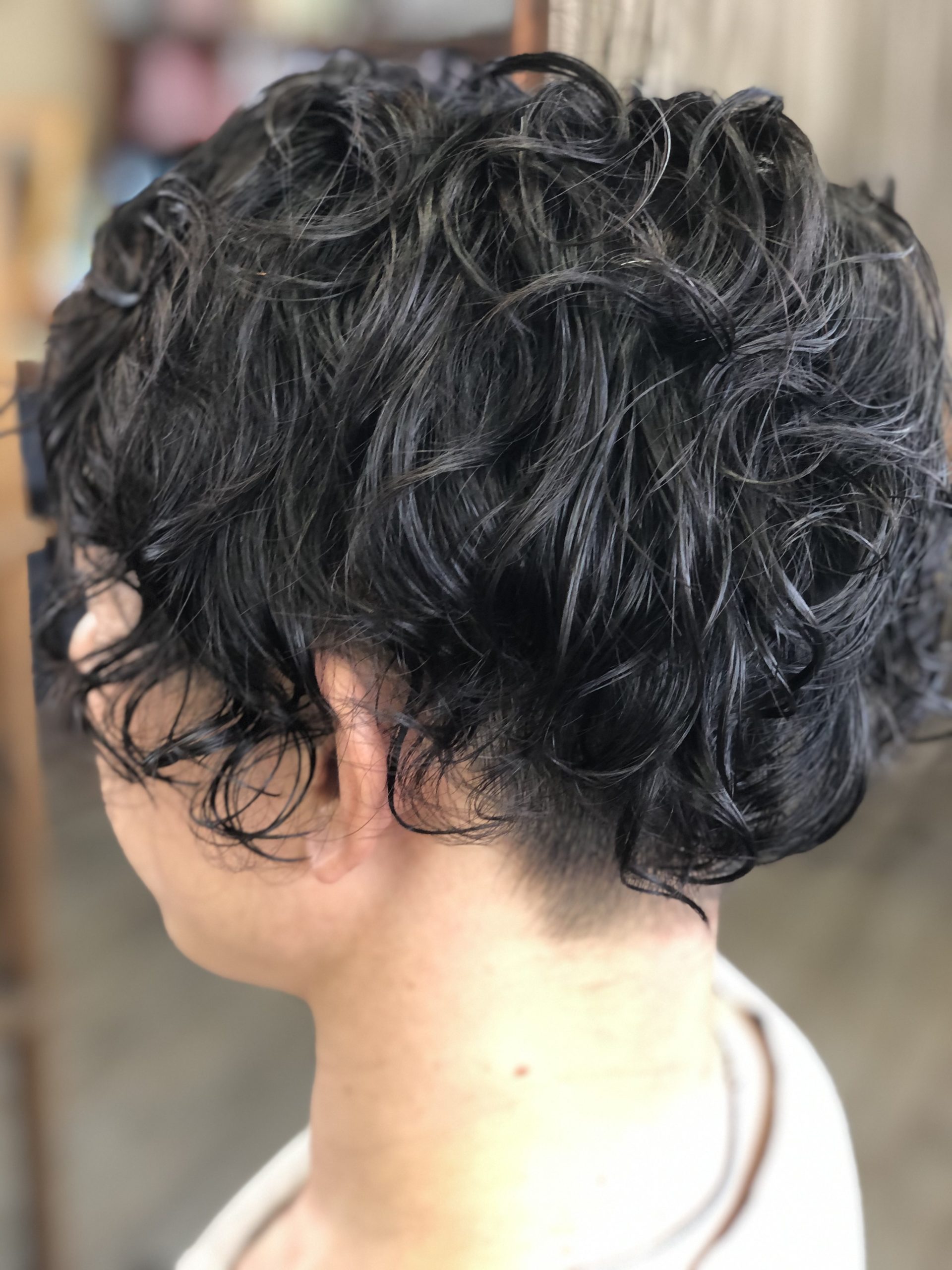 ３０代 メンズパーマ 黒髪です 動く毛先で軽く見せれる 奈良斑鳩町の美容室 髪 ブログ